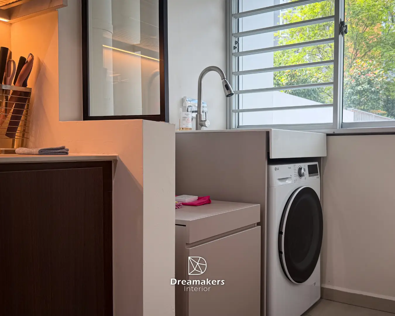 Service yard with laundry sink and internal glass window into the kitchen, Anchorvale Crescent resale flat