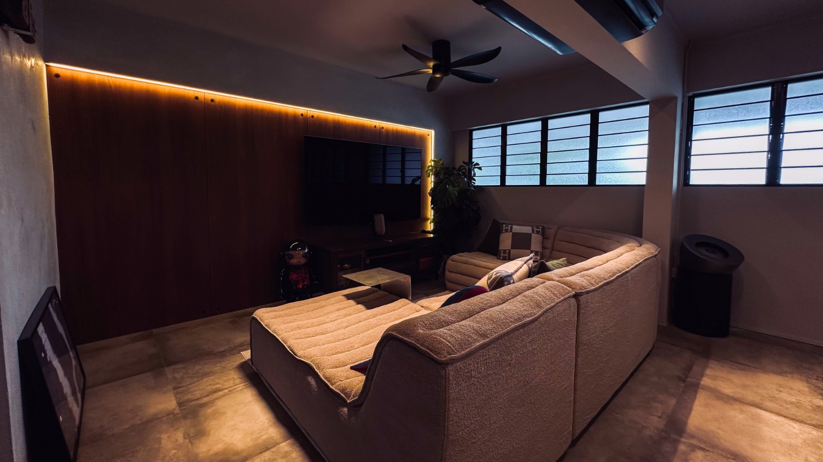 Renovation materials and carpentry works for a Singapore HDB flat by Dreamakers Interior