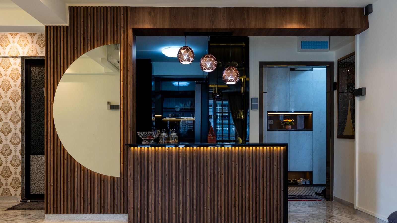 Well-maintained kitchen with sintered stone worktop and laminate cabinets by Dreamakers Interior