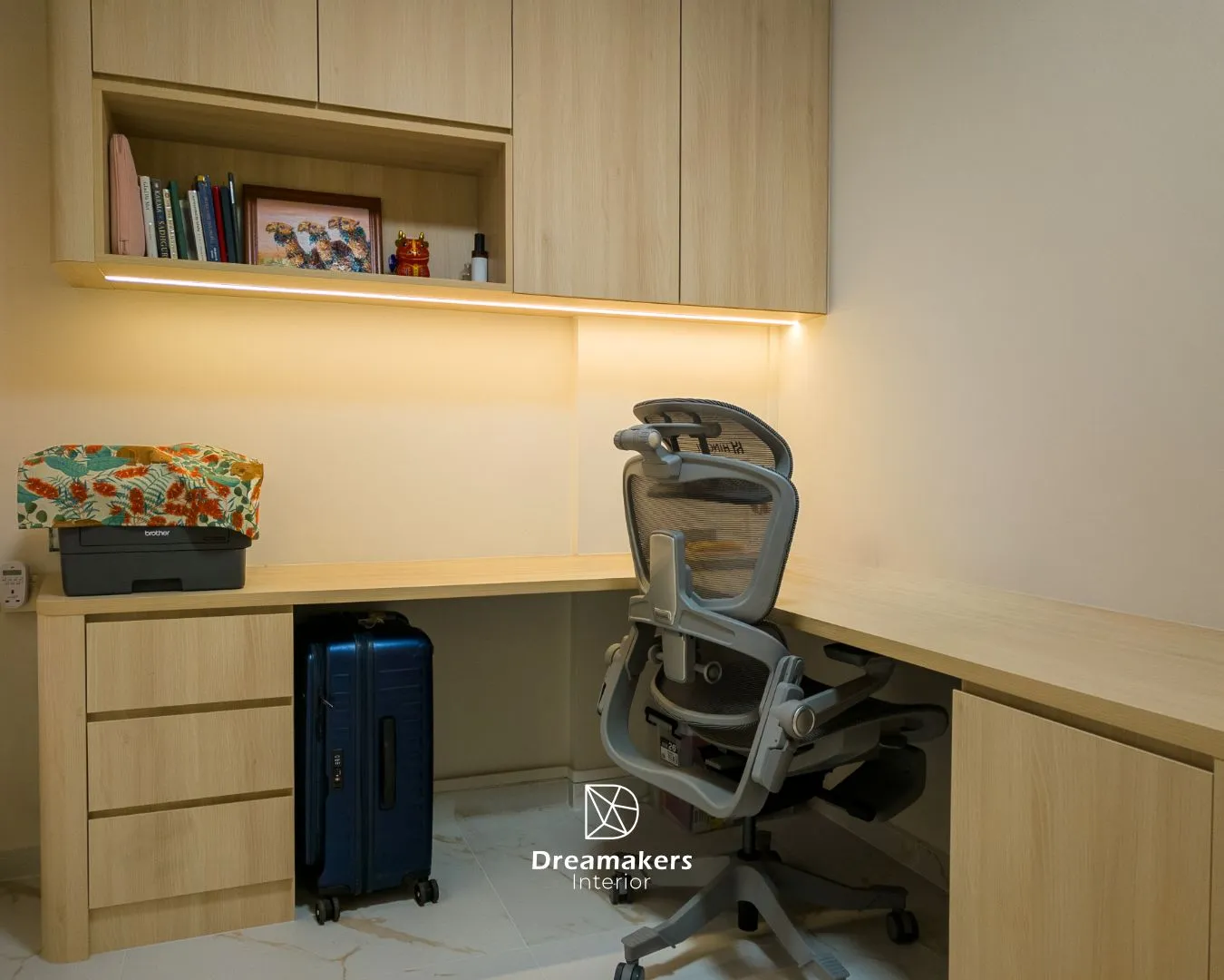 Study with L-shaped built-in desk, overhead cabinets and lit shelf niche, Jurong West resale flat