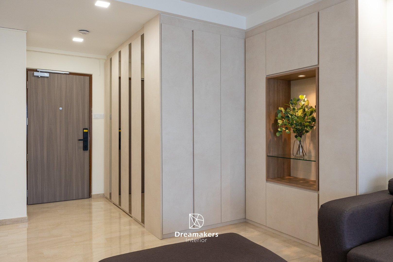 Entryway with full-height shoe and storage cabinet